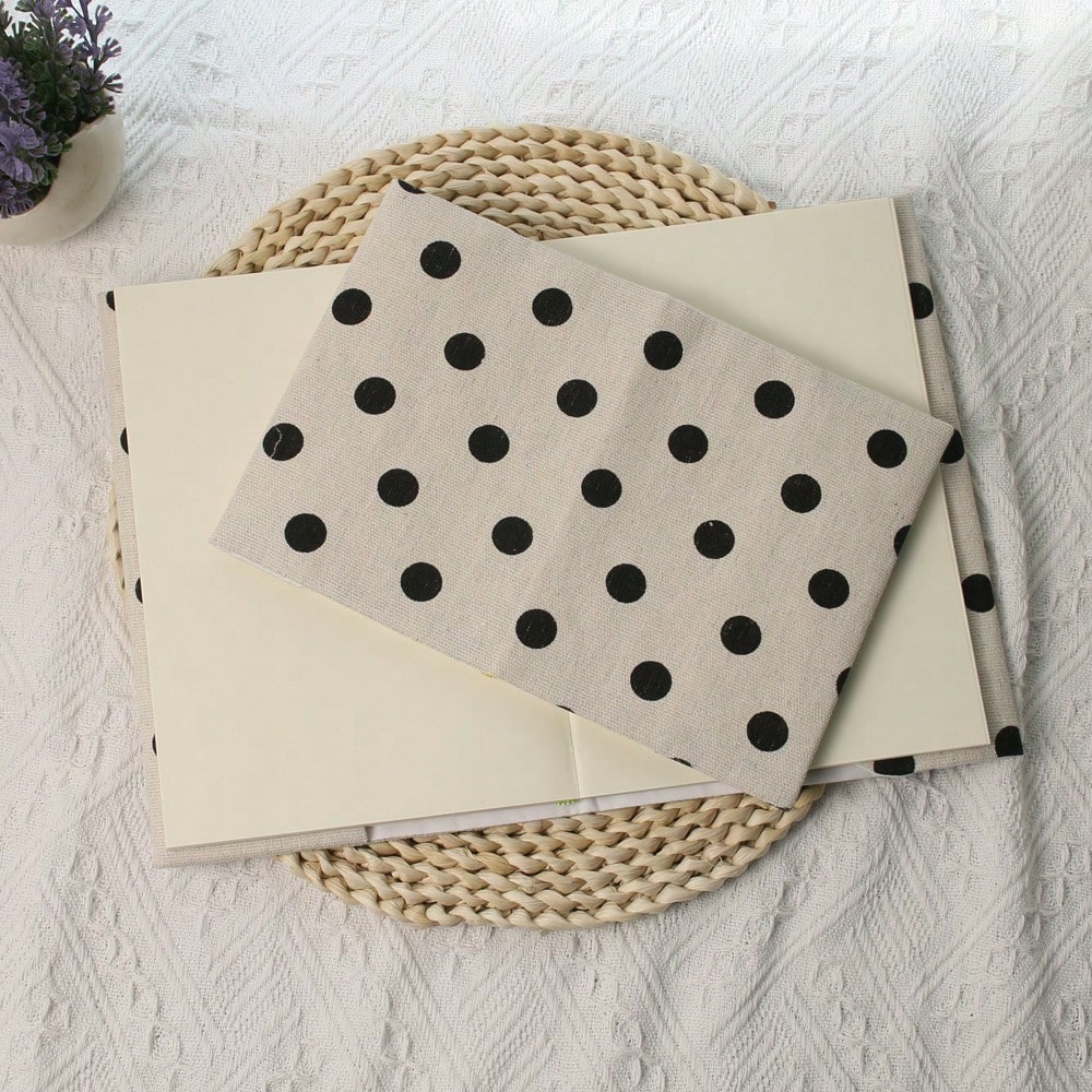 A5 A6 Weeks Szare tło Czarna k – Notebook Dotted A5 recenzja i cena