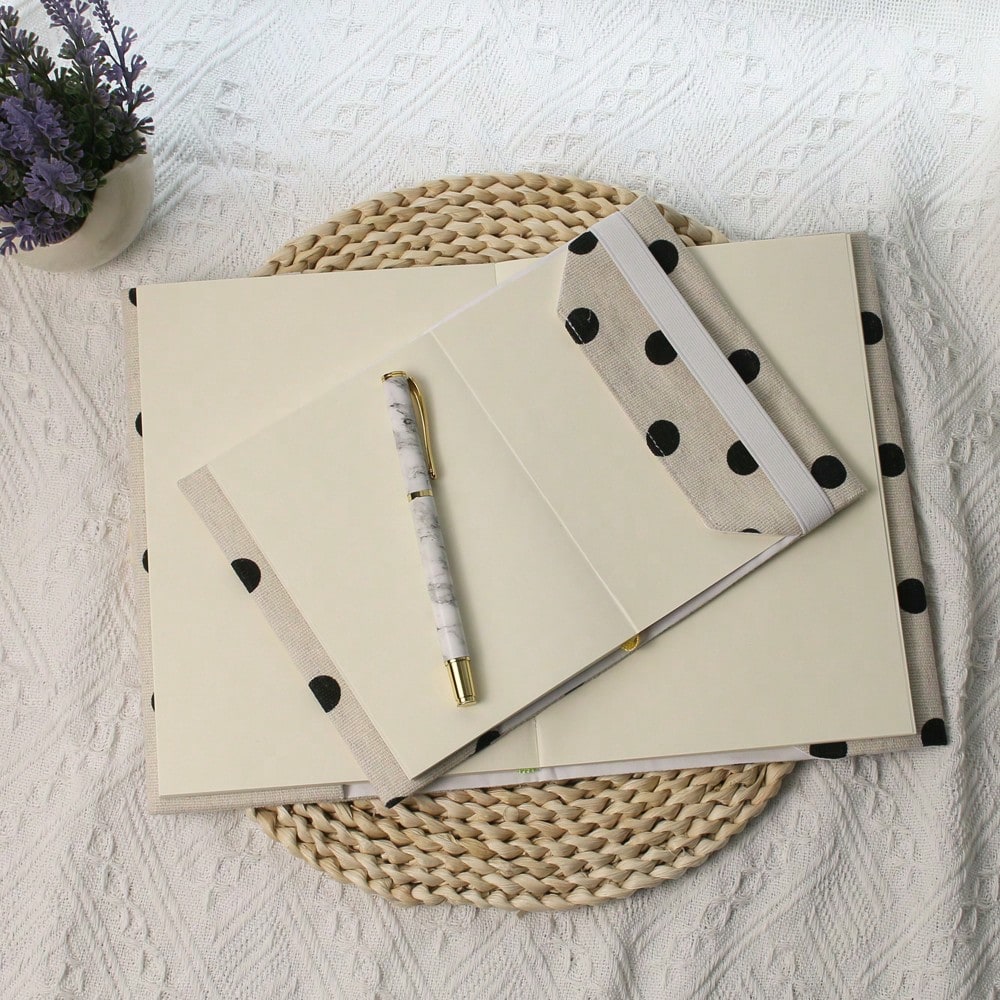 A5 A6 Weeks Szare tło Czarna k – Notebook Dotted A5 recenzja i cena